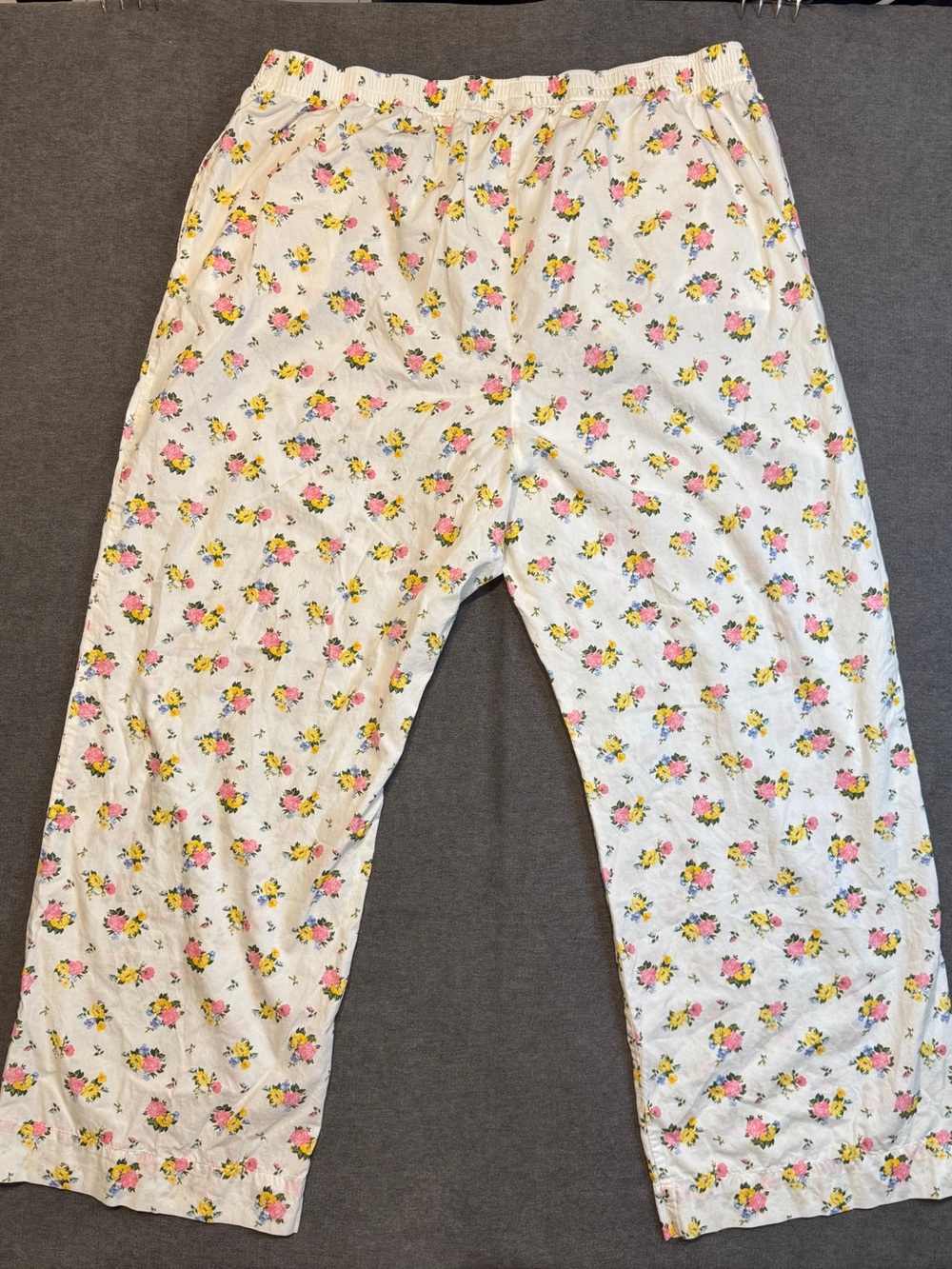 Old Navy white floral print pants